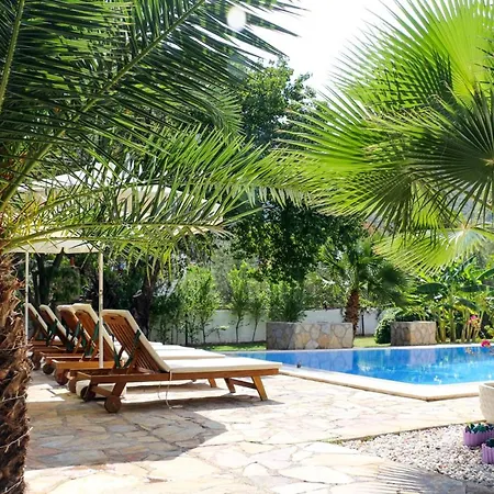 Sleeps 24 Pool Air Con Wifi