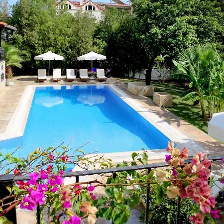 Villa Sleeps 24 Pool Air Con Wifi