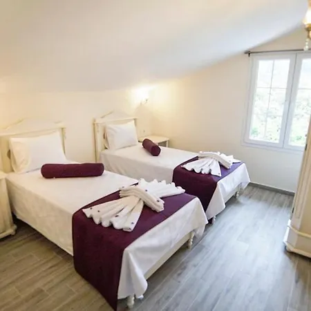 Sleeps 24 Pool Air Con Wifi Villa