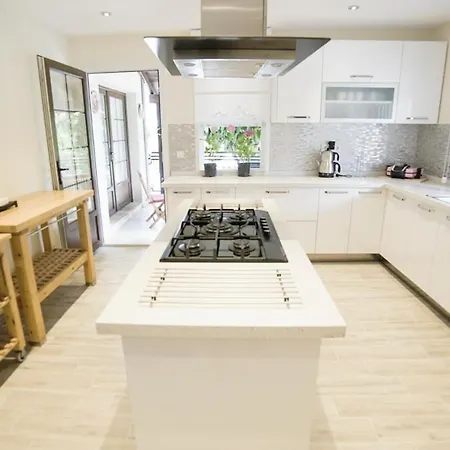 Sleeps 24 Pool Air Con Wifi Villa *